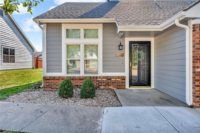 2218 Vail Way, Lawrence, KS 66047