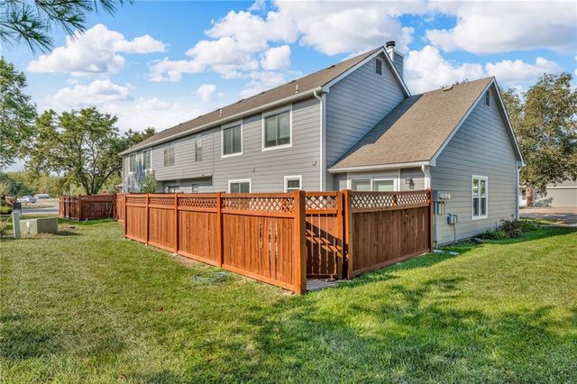 2218 Vail Way, Lawrence, KS 66047