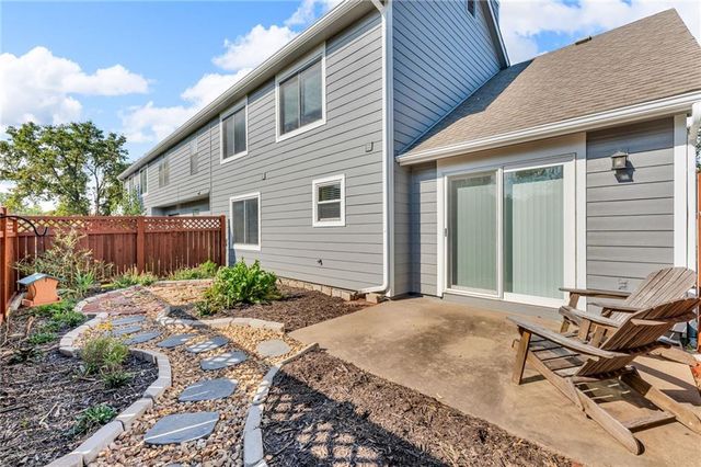 2218 Vail Way, Lawrence, KS 66047