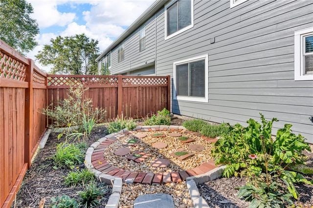 2218 Vail Way, Lawrence, KS 66047