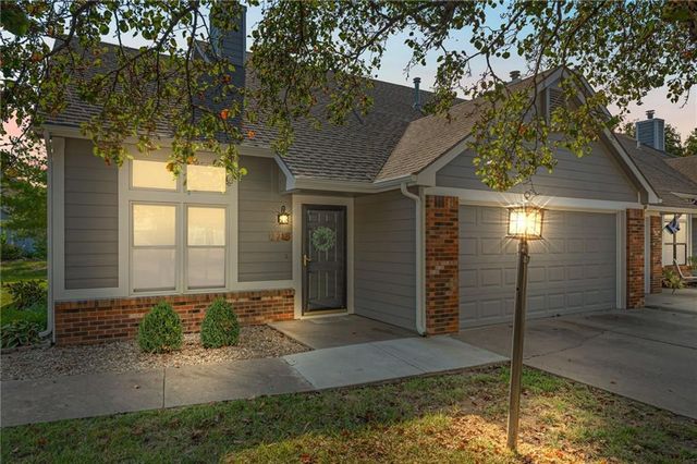 2218 Vail Way, Lawrence, KS 66047