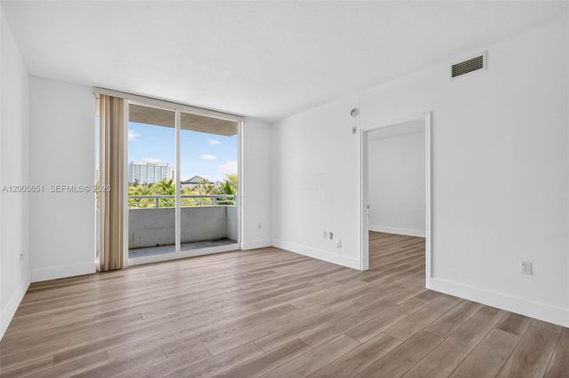 2775 NE 187th St 202, Aventura, FL 33180