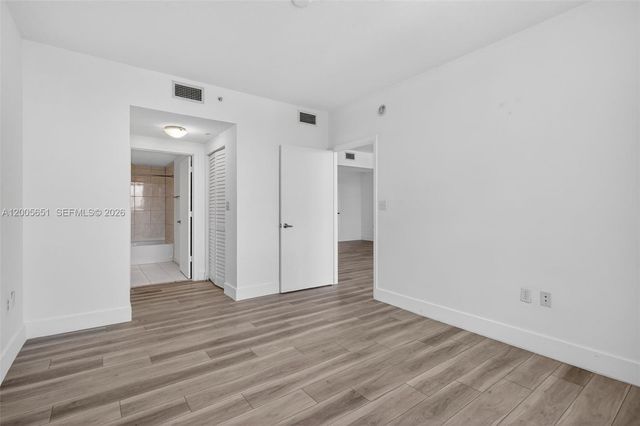 2775 NE 187th St 202, Aventura, FL 33180