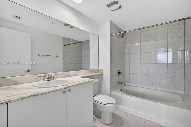 2775 NE 187th St 202, Aventura, FL 33180