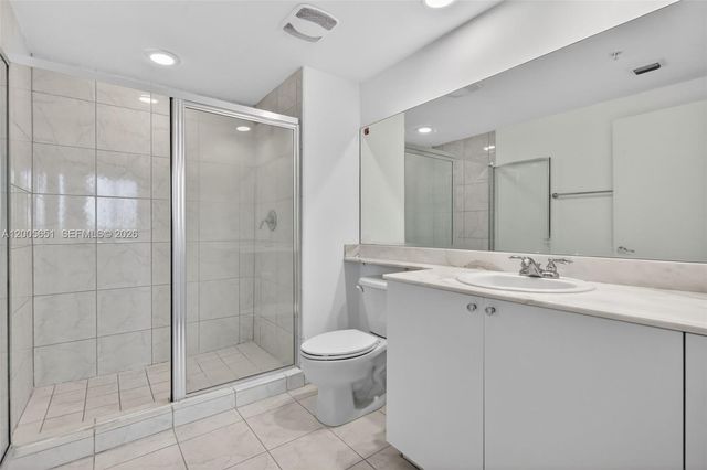 2775 NE 187th St 202, Aventura, FL 33180