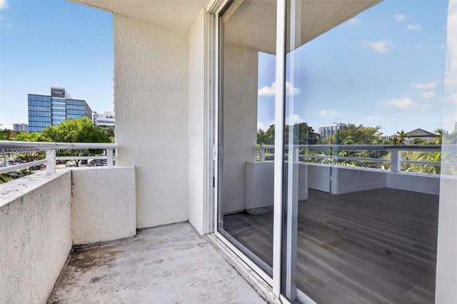 2775 NE 187th St 202, Aventura, FL 33180