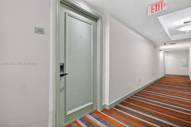 2775 NE 187th St 202, Aventura, FL 33180