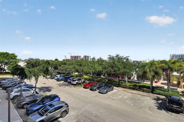 2775 NE 187th St 202, Aventura, FL 33180