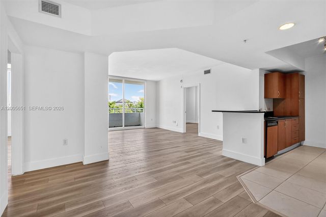 2775 NE 187th St 202, Aventura, FL 33180