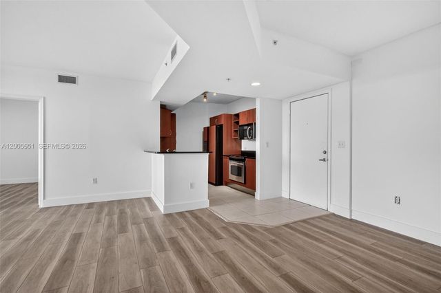 2775 NE 187th St 202, Aventura, FL 33180