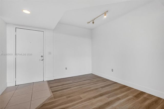 2775 NE 187th St 202, Aventura, FL 33180