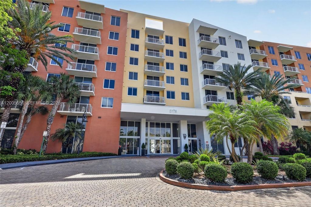 2775 NE 187th St 202, Aventura, FL 33180