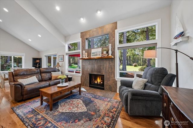 10804 Pioneer Drive, Anderson Island, WA 98303