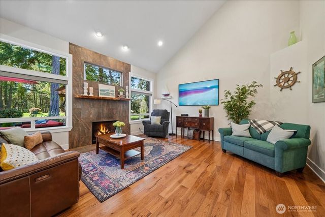 10804 Pioneer Drive, Anderson Island, WA 98303