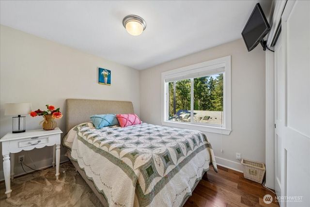 10804 Pioneer Drive, Anderson Island, WA 98303