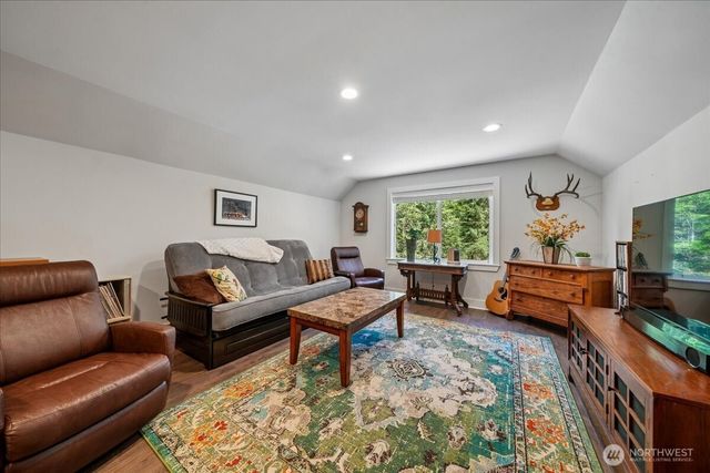 10804 Pioneer Drive, Anderson Island, WA 98303