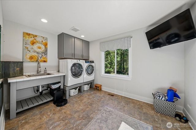 10804 Pioneer Drive, Anderson Island, WA 98303