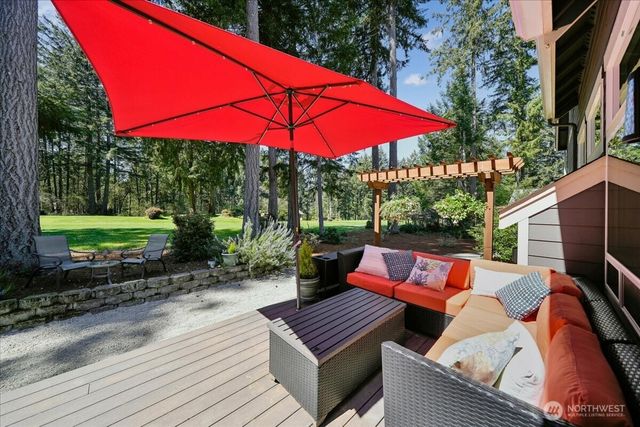 10804 Pioneer Drive, Anderson Island, WA 98303