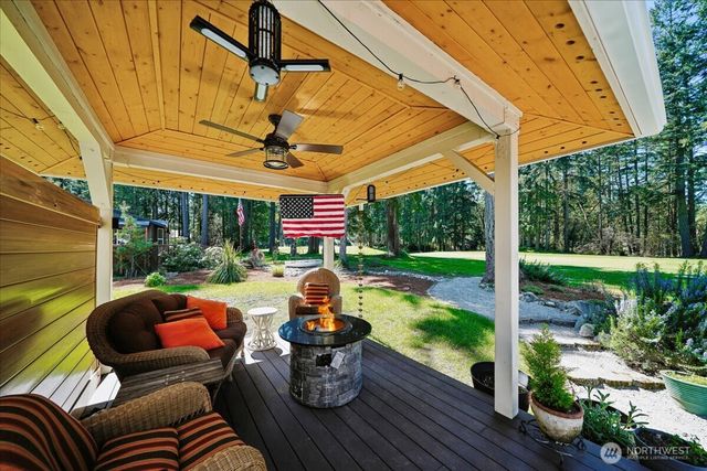 10804 Pioneer Drive, Anderson Island, WA 98303