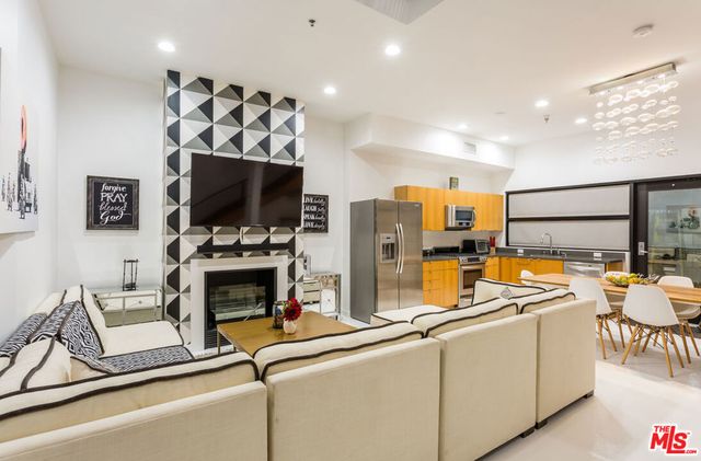 815 Hampton Drive 7, Venice, CA 90291