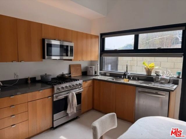 815 Hampton Drive 7, Venice, CA 90291