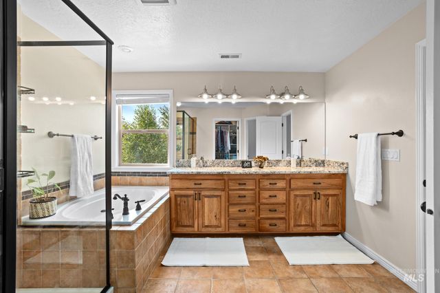 4191 N Heritage Woods Way, Meridian, ID 83646