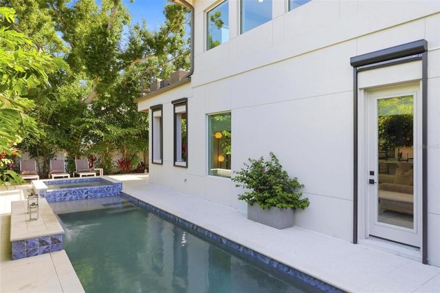 1805 GOLDENROD STREET, Sarasota, FL 34239