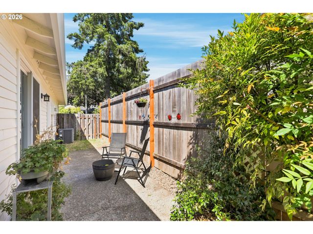 17990 Nw BRICKSTONE Ln, Beaverton, OR 97006
