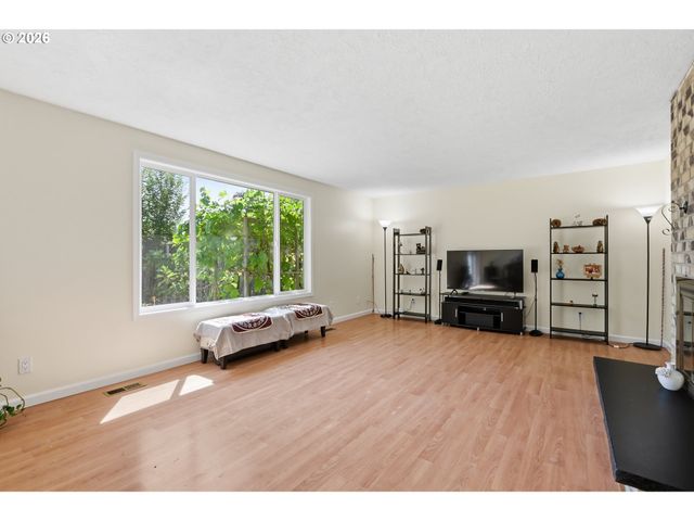17990 Nw BRICKSTONE Ln, Beaverton, OR 97006