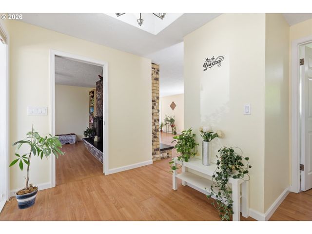 17990 Nw BRICKSTONE Ln, Beaverton, OR 97006