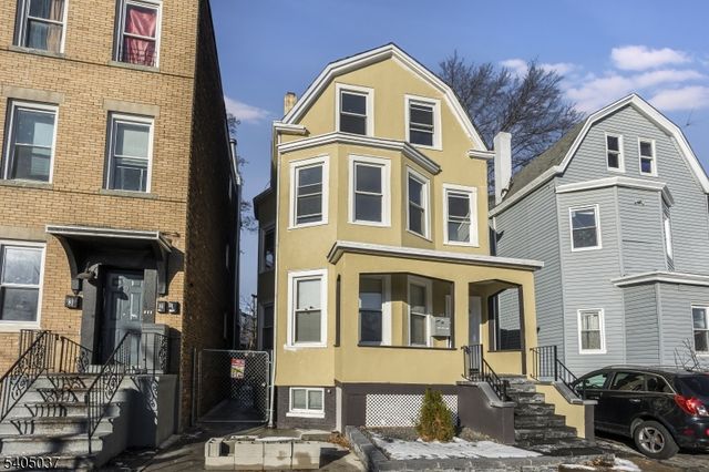 11 Ellington St, East Orange City, NJ 07017