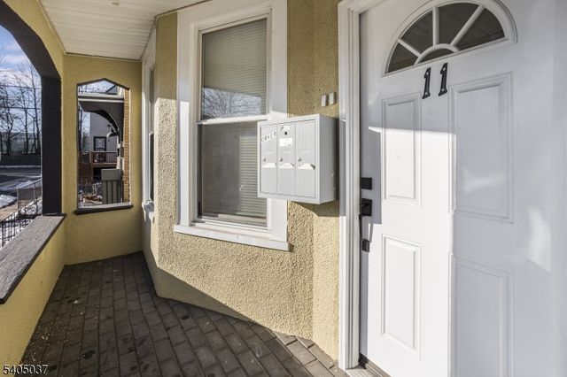 11 Ellington St, East Orange City, NJ 07017