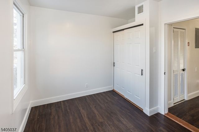 11 Ellington St, East Orange City, NJ 07017