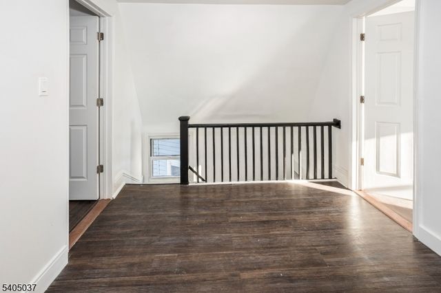 11 Ellington St, East Orange City, NJ 07017