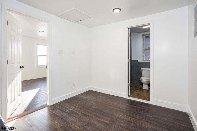 11 Ellington St, East Orange City, NJ 07017