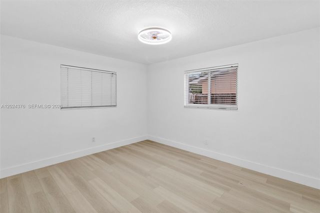 7220 NW 10th Pl, Plantation, FL 33313