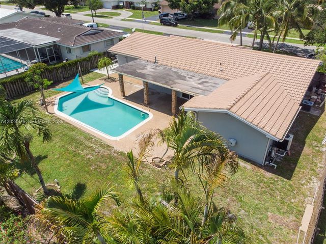 7220 NW 10th Pl, Plantation, FL 33313