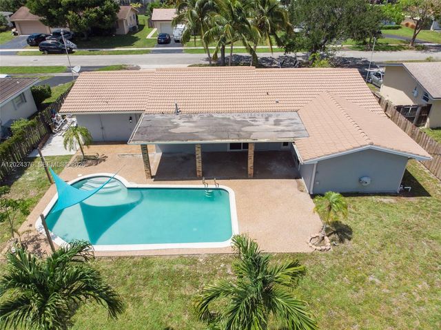 7220 NW 10th Pl, Plantation, FL 33313