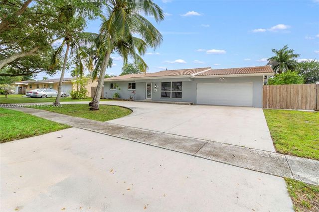 7220 NW 10th Pl, Plantation, FL 33313