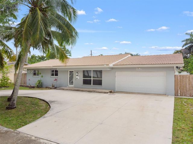 7220 NW 10th Pl, Plantation, FL 33313