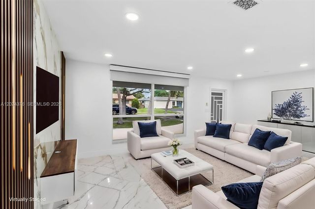 7220 NW 10th Pl, Plantation, FL 33313