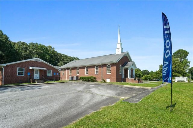 1392 Sandy Creek Road, Fayetteville, GA 30214