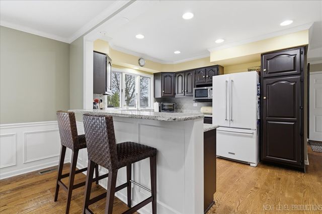 1601 Lois Court, Geneva, IL 60134