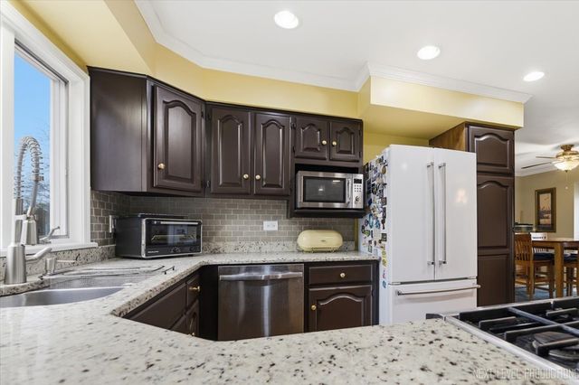 1601 Lois Court, Geneva, IL 60134