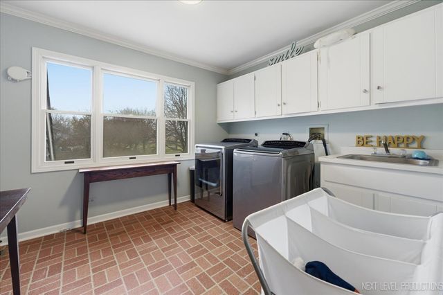 1601 Lois Court, Geneva, IL 60134