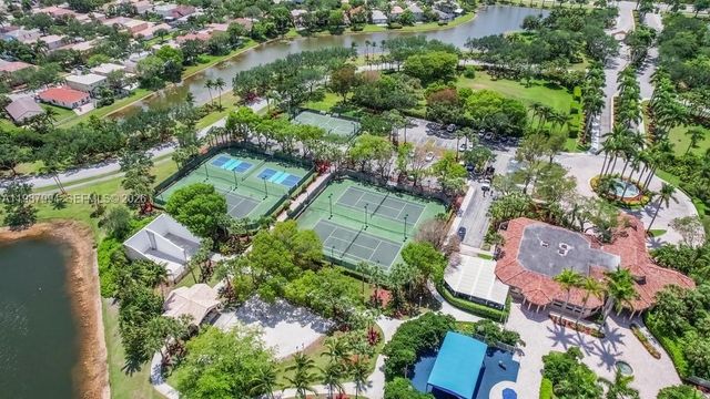 1282 NW 171st Terrace, Pembroke Pines, FL 33028