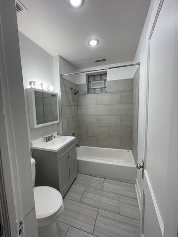 2623 N Hamlin Avenue, Chicago, IL 60647