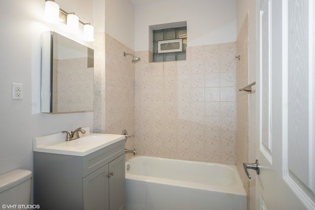 2623 N Hamlin Avenue, Chicago, IL 60647