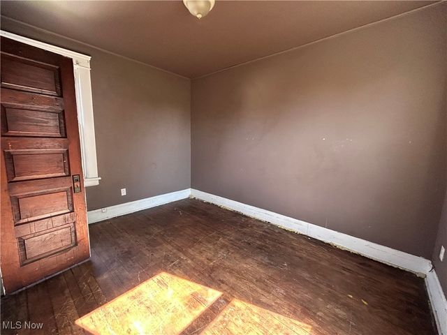 6817 Hope Avenue, Cleveland, OH 44102