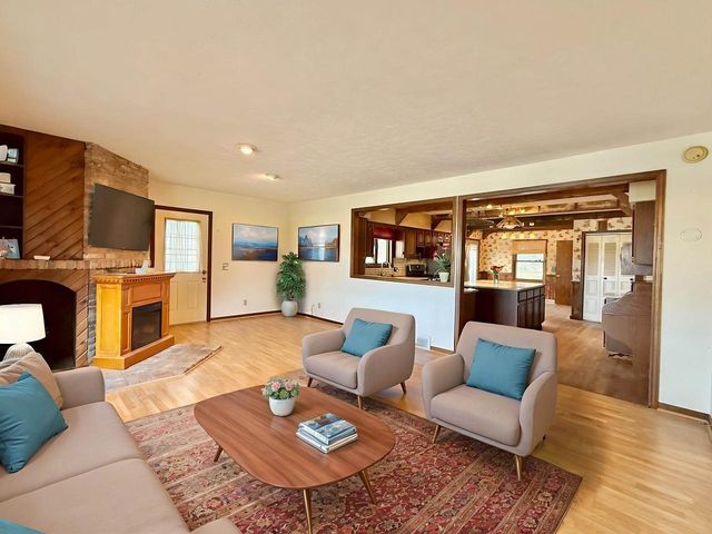 12138 E L J Townline Road, Whitewater, WI 53190